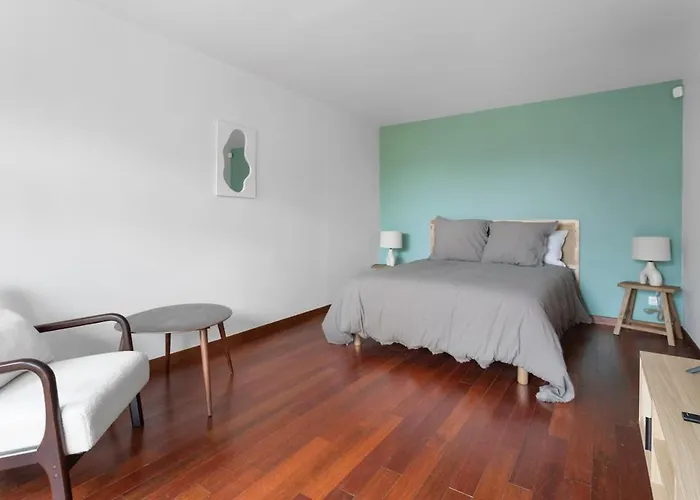 Superbe à Avec Piscine Chauffée *