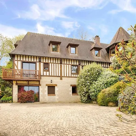 Superbe à Avec Piscine Chauffée Villa Deauville