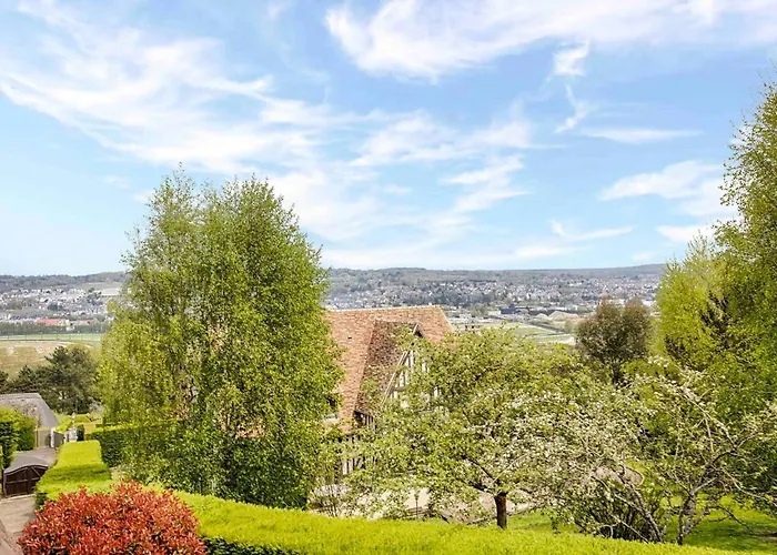 Superbe à Avec Piscine Chauffée *