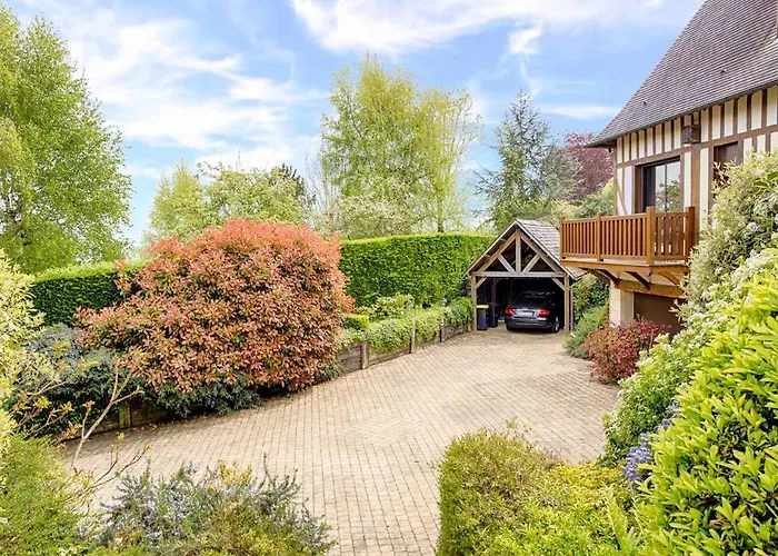 Villa Superbe à Avec Piscine Chauffée Deauville